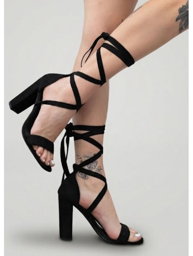 Preppy Whimsy Summer Black Lace-Up Block Heel Strappy Tie-Up Ankle Heels Size 9